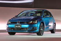 2013年6月25日に発売される、7代目「フォルクスワーゲン・ゴルフ」。それに先がけ、同年5月20日には、都内で盛大な発表会が開かれた。
    