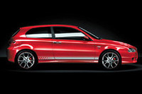 アルファ147に「ドゥカティ」とのコラボモデルが登場の画像