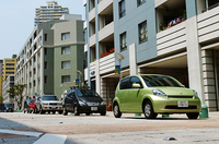 【スペック】パッソG Fパッケージ：全長×全幅×全高＝3595×1665×1535mm/ホイールベース＝2440mm/車重＝930kg/駆動方式＝FF/1.3リッター直4DOHC16バルブ（90ps/6000rpm、12.6kgm/3200rpm）/価格＝117万6000円（テスト車＝151万6200円/前席サイド＆カーテンエアバッグ+ディスチャージヘッドランプ+G-BOOK対応ナビゲーションシステム-ラジオレス）