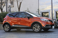 ボディーサイズは全長×全幅×全高＝4125×1780×1565mm。「ルーテシア」よりも長さと幅が30mm、高さが120mm、それぞれ大きい。
    