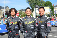 日本チームとして唯一参戦しているのが、JLOC（日本ランボルギーニオーナーズクラブ）。日本のSUPER GTにも参戦する（写真左から）山西康司、余郷敦、井入宏之の3人がステアリングを握る。
