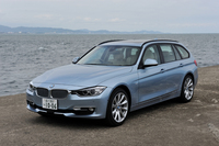 BMW 320i xDriveツーリング モダン