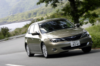 【スペック】
    20S：全長×全幅×全高＝4415×1740×1475mm/ホイールベース＝2620mm/車重＝1350kg/駆動方式＝ 4WD/2リッター水平対向4DOHC16バルブ（140ps/5600rpm、19.0kgm/4400rpm）/価格＝194万2500円（テスト車＝ 236万2500円／GパッケージII＋CパッケージI＋クルーズコントロール＝42万円）