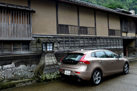 かつての町並みをいまに伝える、殿町の武家屋（大分県）にて。
    