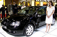 
	【写真上】「コンセプトR」
	【写真下】「ゴルフV」
	 