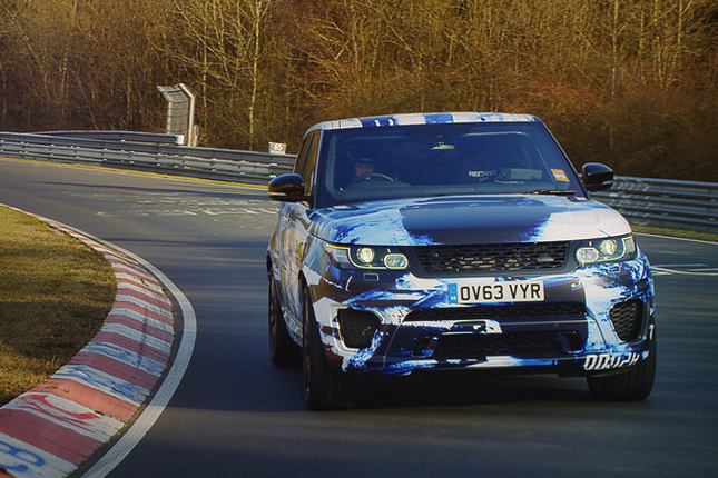 「レンジローバー スポーツSVR」のプロトタイプ。