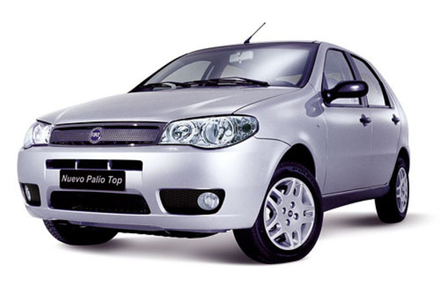 フィアット・パリオ。ちなみにシエナはこのノッチバック版。