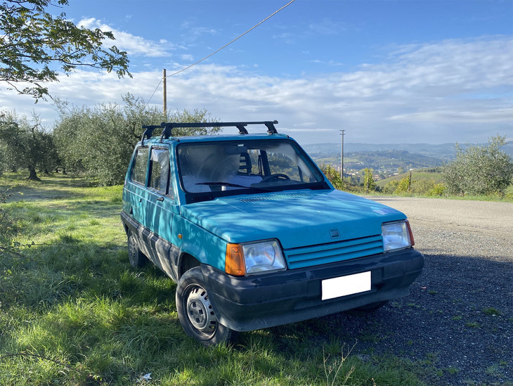 初代「フィアット・パンダ」（前期型）のスペインにおける姉妹車「セアト・マルベーリャ」。