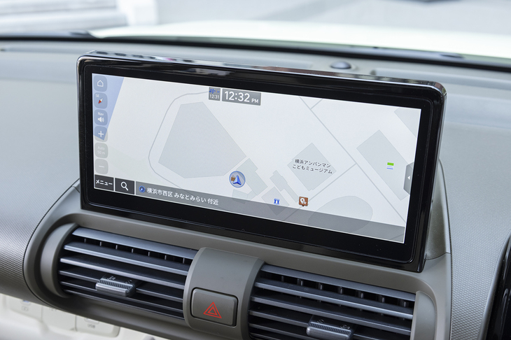 タッチスクリーンのサイズも10.25インチ。ディスプレイオーディオではなく、きちんとしたナビゲーションが搭載されている。
