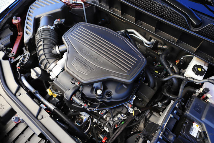 「XT5クロスオーバー」のエンジンは、日本向けだけでなく、本国仕様でもこの3.6リッターV6 DOHCのみ。ゆとりあるトルクに加え、細やかなアクセル操作に忠実に反応するレスポンスも特長といえる。