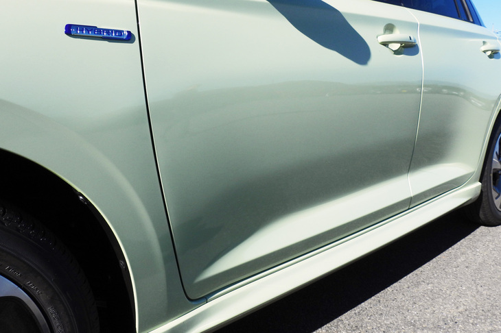 スズキ・スイフト ハイブリッドMZ（ドアパネル＆サイドスカート）