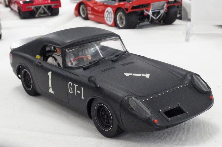 後に童夢を設立する林みのるがモディファイした、浮谷東次郎の愛機である「ホンダS600」。通称カラス。メーカーは失念したが、1/24「ホンダS800」のキットがベース。