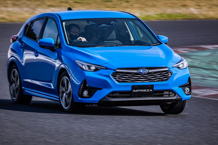 スバル・インプレッサ（クローズドコースでの走行シーン）