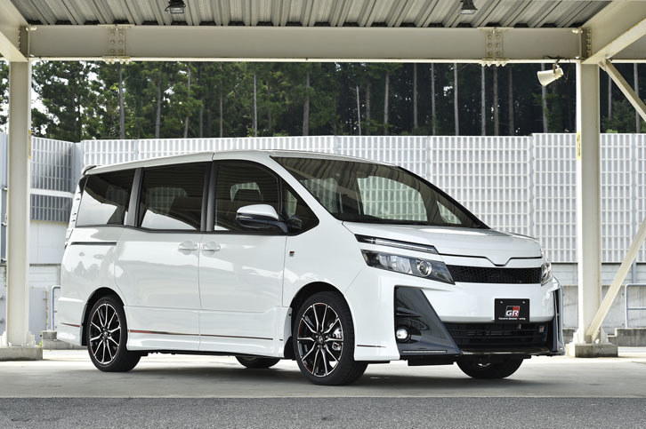 「ヴォクシーZS“GRスポーツ”」