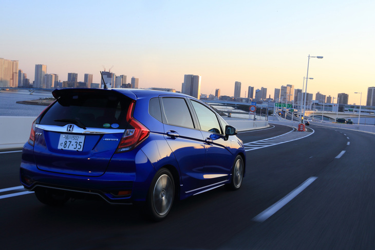 都心環状線を抜けてレインボーブリッジを渡り、首都高速湾岸線を羽田空港方面へ。