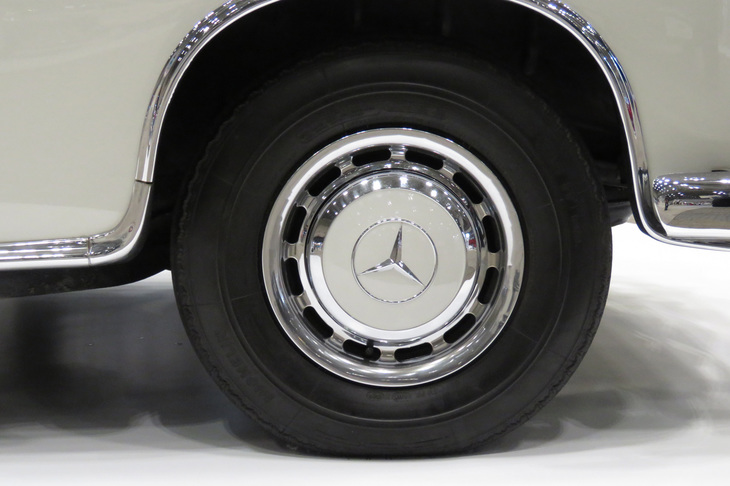 メルセデス・ベンツ W180／220C ポントンカブリオレ（1959年）／シルバースター