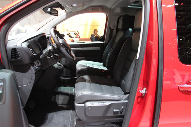 プジョー・トラベラー