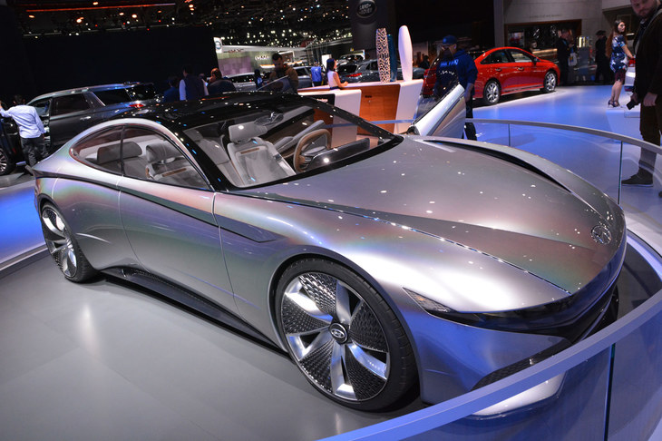 ヒュンダイが持ち込んだコンセプトカーの「Le Fil Rouge」。デザインスタディーであり、技術的な詳細はアナウンスされていなかった。