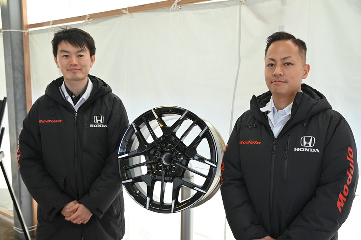 「MS-050」の開発を担当した、ホンダアクセス開発部の菊川邦裕氏（写真右）と菊田辰哉氏（同左）。