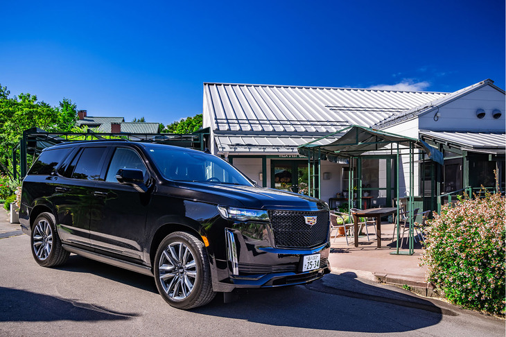 今回の旅の最終目的地である、ヴィラデスト ガーデンファーム アンド ワイナリー。実は信州の千曲川沿いは、ワインづくりで有名な地域なのだ。こちらのワイナリーでも、広大なブドウ畑を眺めながら、丹精込めてつくられたワインを楽しむことができる。（もちろん、飲酒運転は厳禁だが）