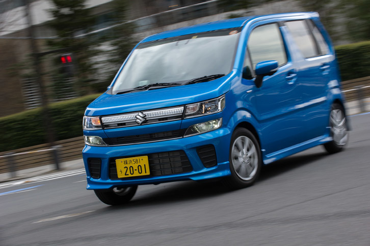 「ハイブリッドFZ」で選択可能なボディーカラーは全8色。テスト車には「ブリスクブルーメタリック」が採用されていた。