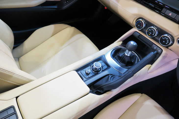 マツダ・ロードスターSレザーパッケージVセレクション