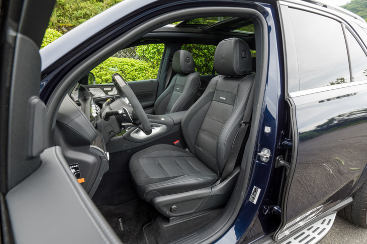 AMGモデル専用の、ナッパレザーの本革シート。「GLE63 S」には、オプションでダイヤモンドステッチ入りのシートも用意される。