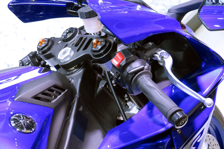 ヤマハYZF-R1