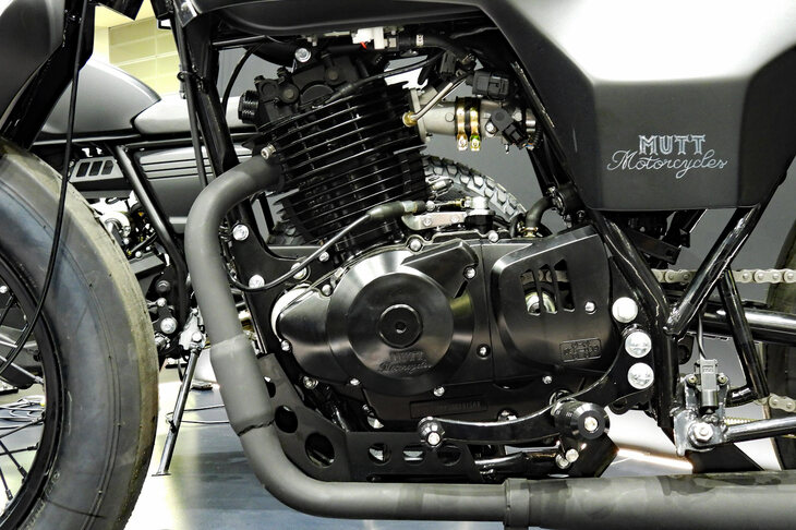 「マット・サバス250」のカスタムバイク。