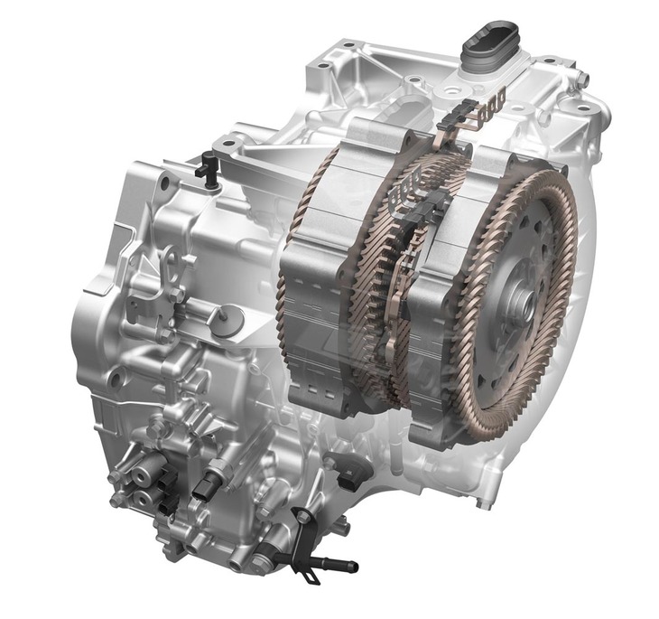 ホンダの「e：HEV」は、走行用モーター（写真中央）と発電用モーター（同右）の、2つのモーターで構成されている。