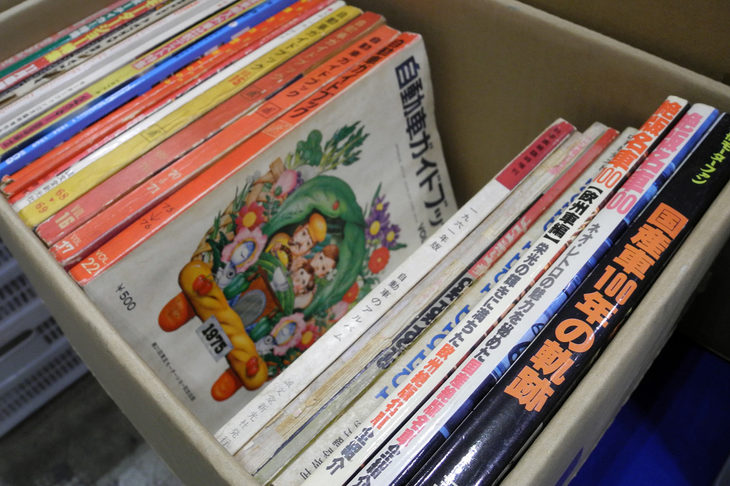 自動車趣味の店ロンバルディのブース。