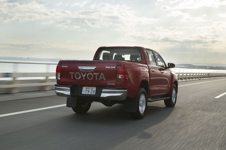 今回は、高速道路を主体に160kmほどの道のりを試乗。燃費は満タン法で10.2km/リッター、車載の燃費計で9.5km/リッターを記録した。JC08モードの燃費値は、11.8km/リッター。