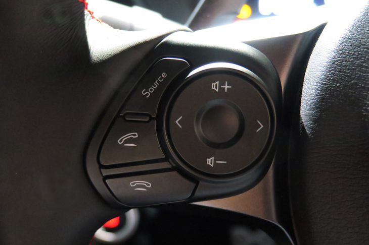 スバルBRZ（ステアリングスイッチ）