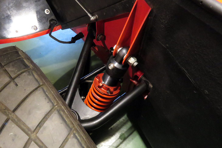 the STR（フロントサスペンション）