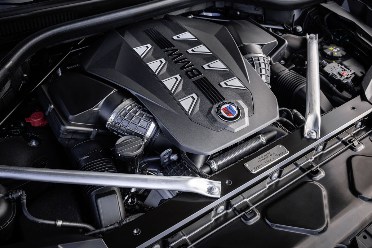 マイナーチェンジで進化 「BMWアルピナXB7マヌファクトゥーア」の予約