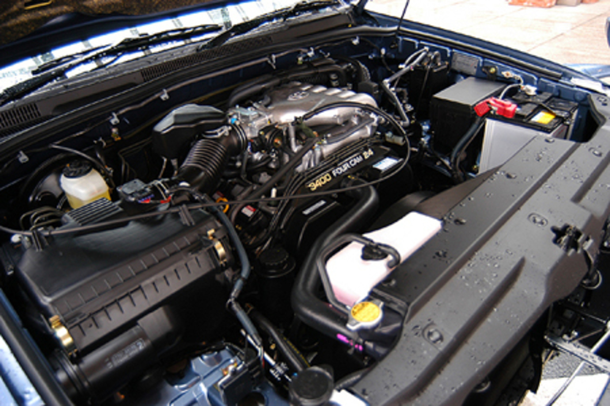 トヨタ・ハイラックスサーフ 3400ガソリン 4WD SSR-G（4AT）【ブリーフ 