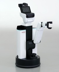 トヨタは、2004年頃から、主に体の不自由な人や高齢者を支援するパートナーロボットの開発に取り組み、2012年には生活支援ロボットとしての基本的なプラットフォームを有するHSRを開発。HSRはこれまで国内外の13カ国、49機関で研究開発に活用されている。