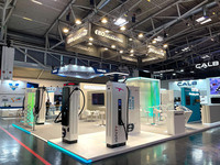 充電器やバッテリー、BEVの補機類、ソフトウエア関連のサプライヤーが目立つメッセ会場