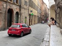 「ヤリス ハイブリッド」は、ヨーロッパで最も成功した日本ブランド車の地位を確実なものにしつつある。2020年6月シエナで。