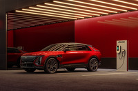 ゼネラルモーターズの次世代バッテリー「アルティウム」を搭載する「キャデラック・リリック」。日本市場へは右ハンドルモデルが2025年に導入される見込み。