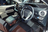 トヨタ、新型ハイブリッド車「アクア」を発売の画像