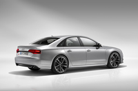 アウディが最高出力605psのS8プラスを発売の画像