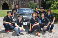 「ラリー・モンテカルロ・ヒストリック2011参戦プロジェクト」の主役を務めた東大／関東工大校の学生たち。