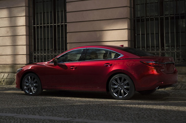 LAショー2017】マツダがマイナーチェンジ版「アテンザ」を世界初公開