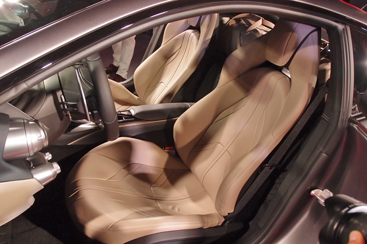 フェラーリ812スーパーファスト（シート）