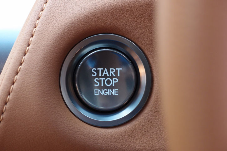 レクサスLC500（エンジンスタートスイッチ）