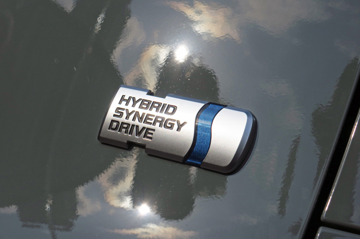 トヨタ・シエンタ ハイブリッドZ 7人乗り（リアバッジ）