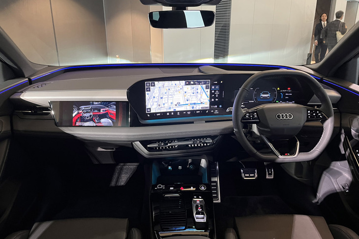 Q6 e-tronクワトロ（インストゥルメントパネル）