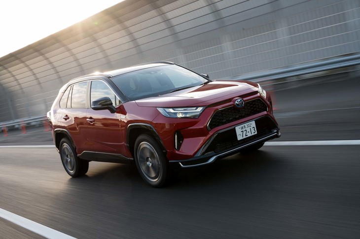 2.5リッター直4エンジンと前後モーターを合わせたシステム最高出力は306PS。0-100km/h加速のタイムが6.0秒という俊足だ。