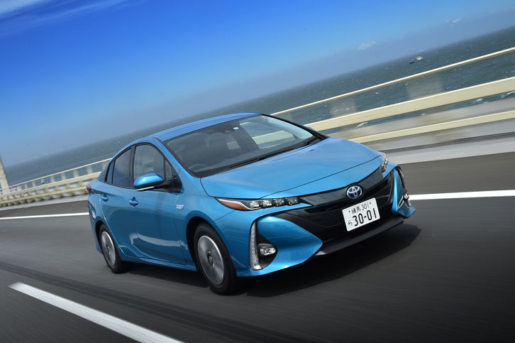 トヨタ・プリウスPHV S“ナビパッケージ”